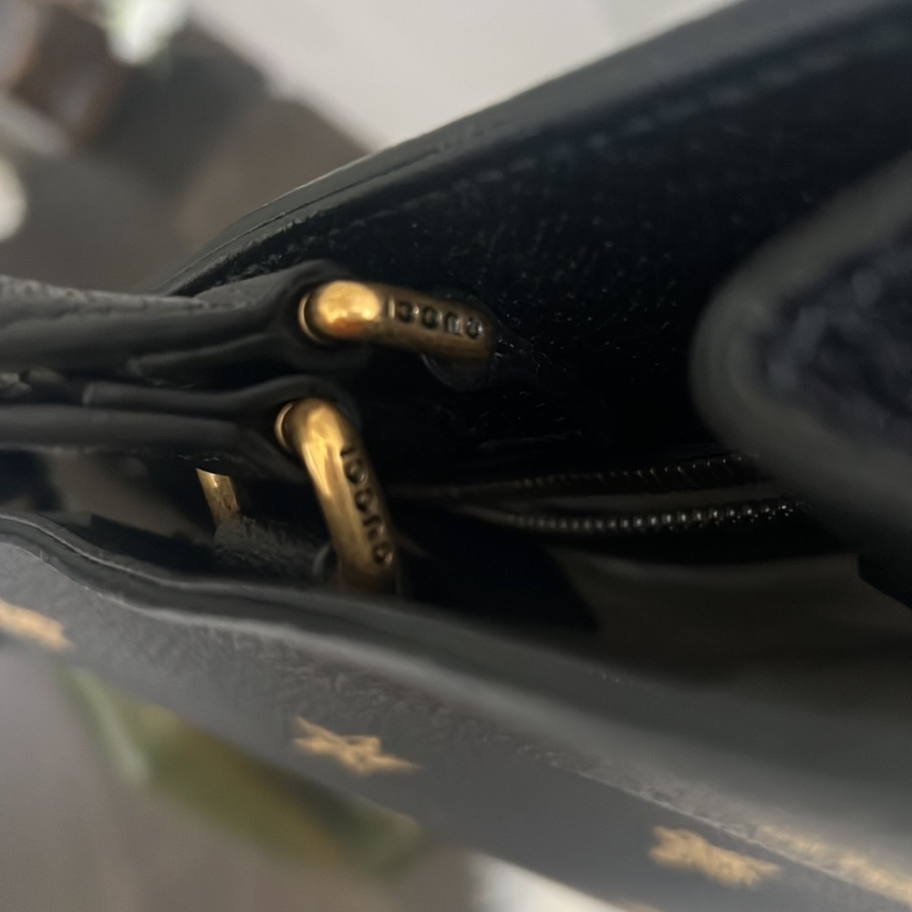 🆕💯% Auth Gucci Leather Bag Black and Gold Leather Bag with Strap 🐝 - Picture 6 of 15